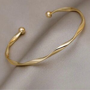Gold or Silver Twist Design Open Cuff Bracelet. New